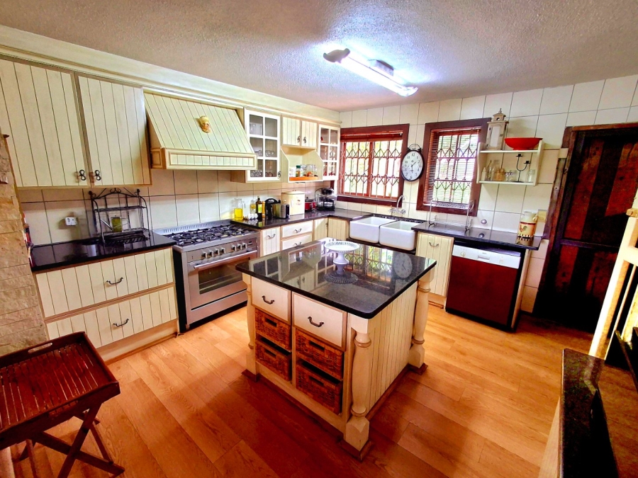 5 Bedroom Property for Sale in River Lodge Estate Free State